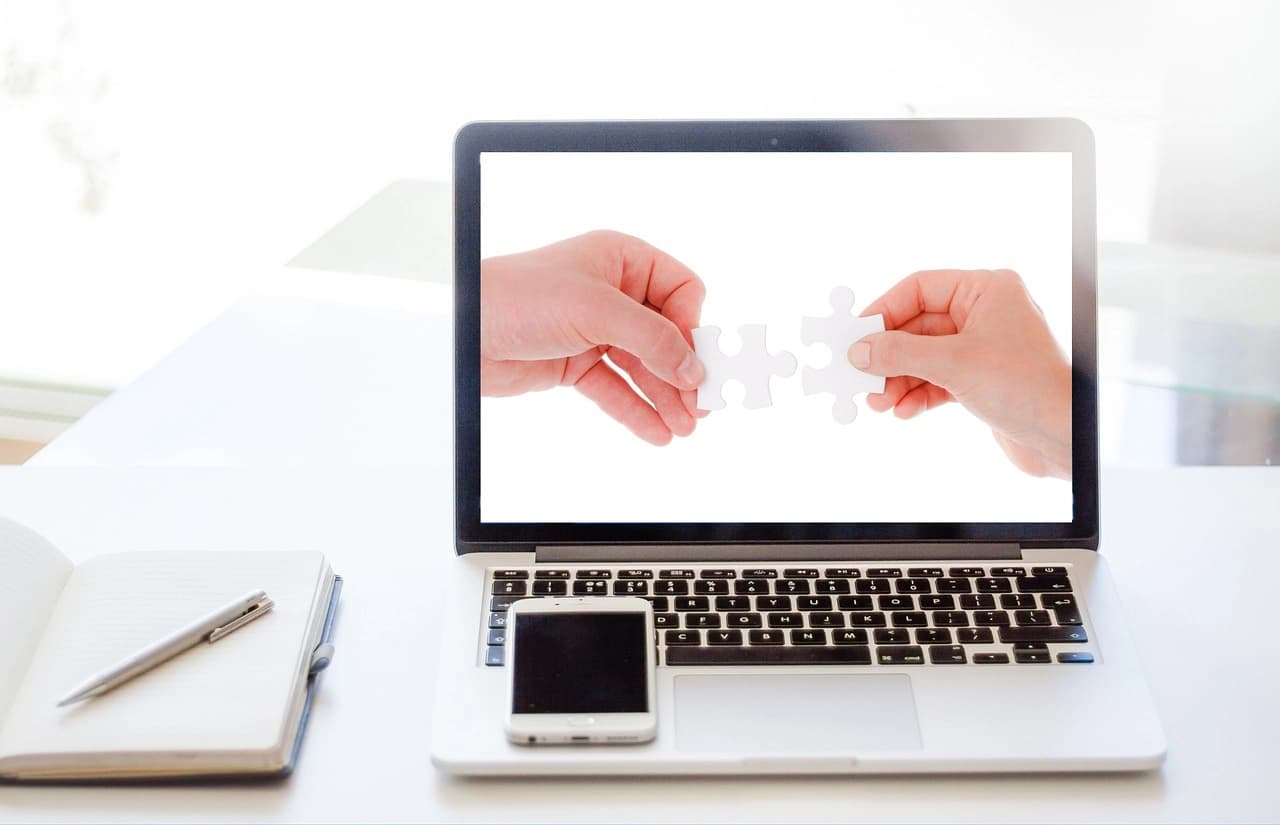 Why Website Builders can’t compete: 7 honest reasons to choose a Web Agency like Martlet Studio